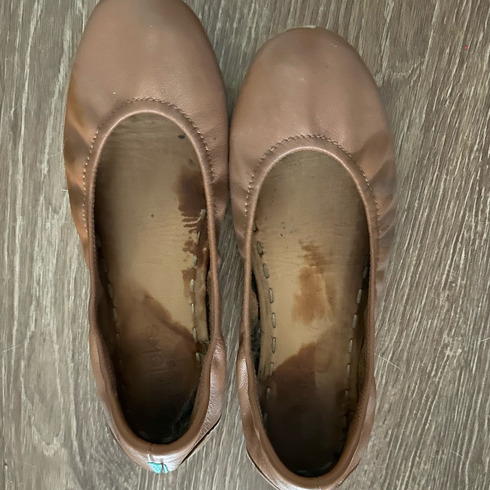 Brown leather Tieks ballet flats